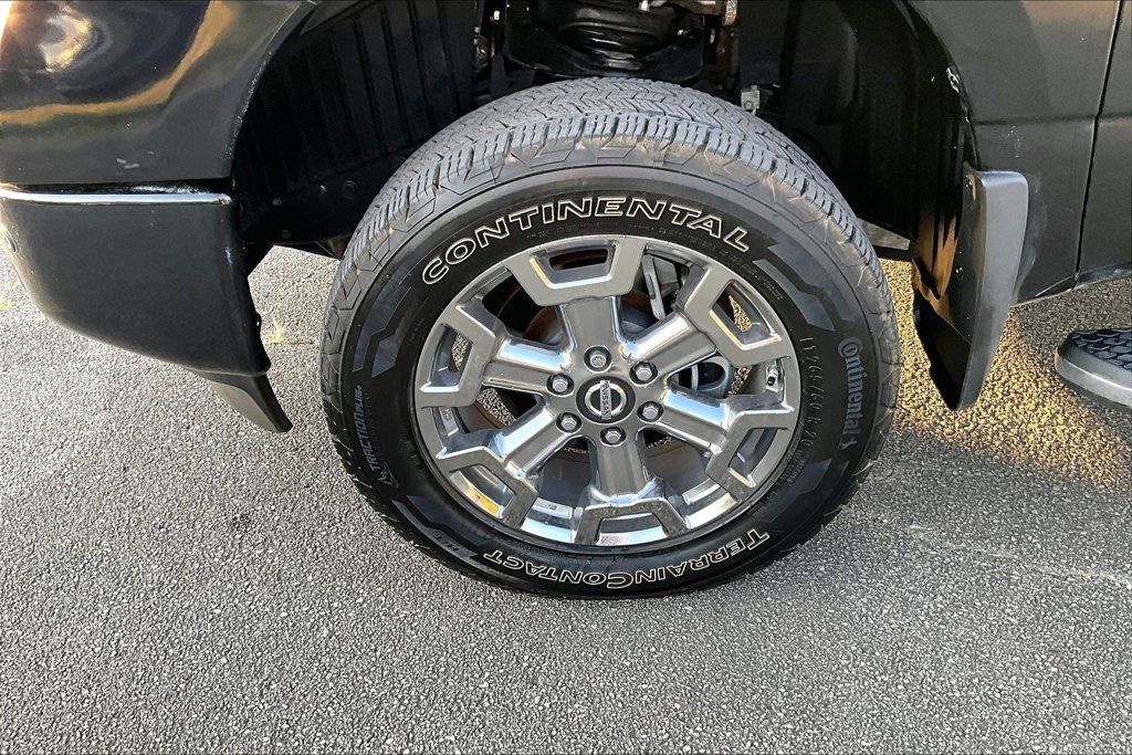 Used 2018 Nissan Titan SL w/ Texas Titan Edition AWD/4WD image 8