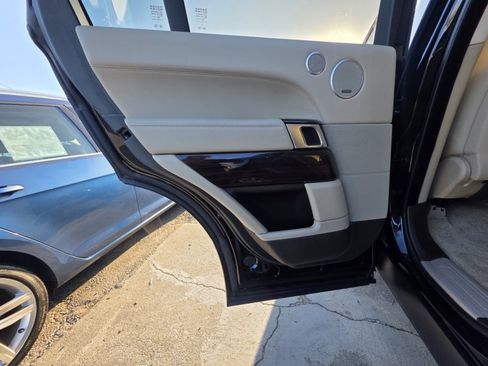 Used 2017 Land Rover Range Rover image 11