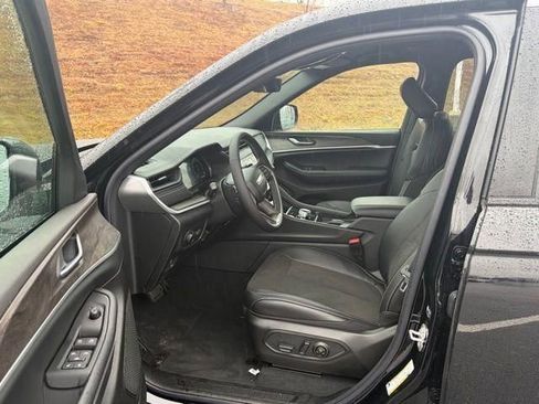 New 2026 Jeep Grand Cherokee Laredo image 17