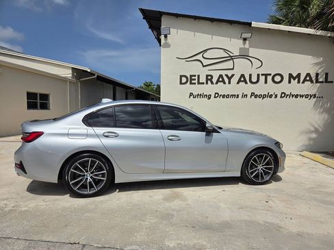 Used 2019 BMW 330i Sedan w/ Premium Package RWD image 4