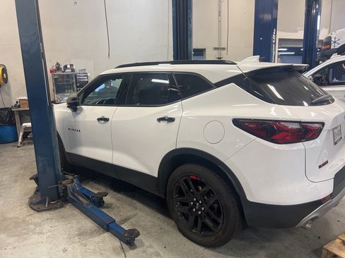 Used 2022 Chevrolet Blazer LT w/ Redline Edition image 2