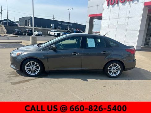 Used 2018 Ford Focus SE FWD image 11