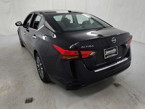Used 2023 Nissan Altima 2.5 SV FWD image 5