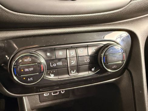 Used 2022 Buick Encore GX Select w/ Sport Touring Package AWD/4WD image 29
