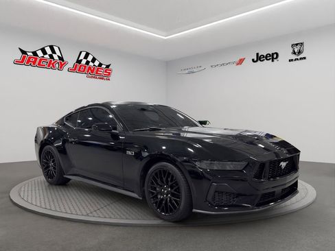 Used 2025 Ford Mustang GT Premium image 12