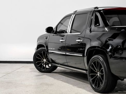Used 2012 Cadillac Escalade EXT Premium AWD/4WD image 13