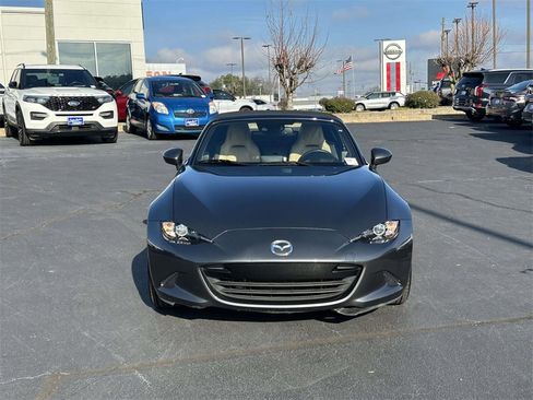 Used 2016 MAZDA MX-5 Miata Grand Touring image 2
