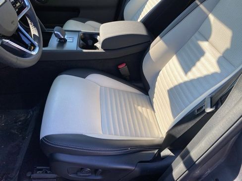 Used 2025 Land Rover Discovery Sport Dynamic SE image 17