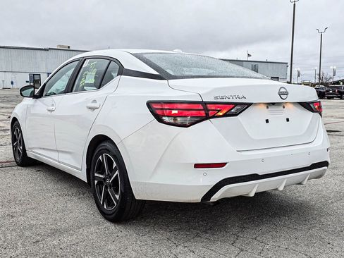 Used 2025 Nissan Sentra SV image 4