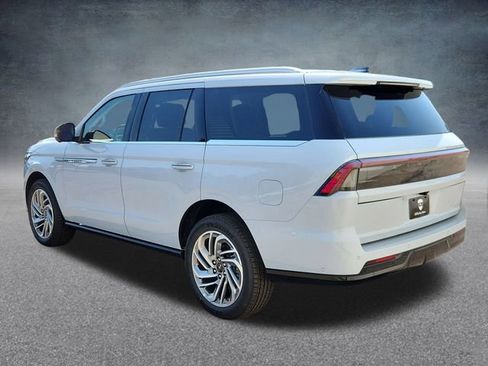 New 2025 Lincoln Navigator Reserve image 5