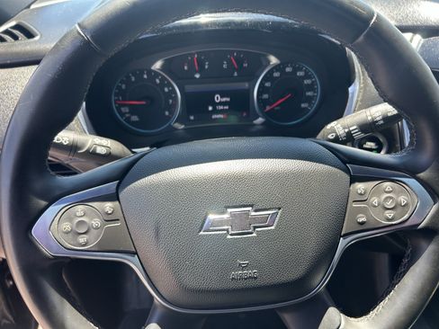 Used 2023 Chevrolet Traverse LT FWD image 17