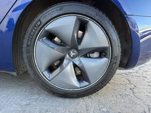 Used 2020 Tesla Model 3 Standard Range Plus image 8