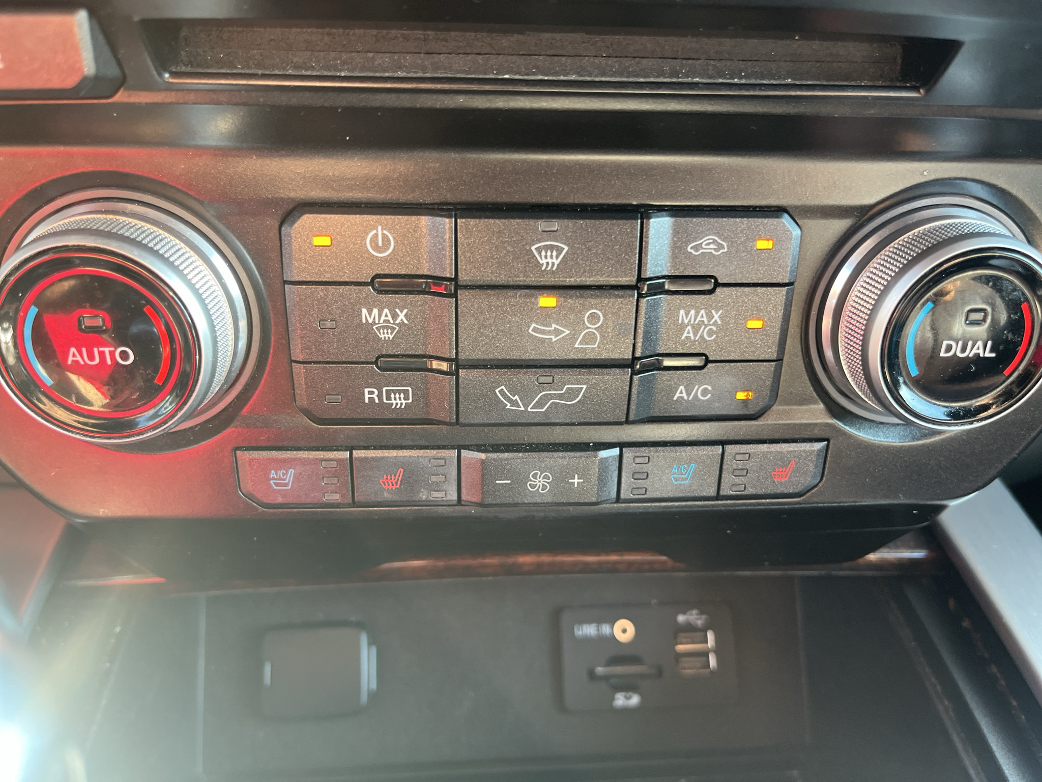 Used 2015 Ford F150 Platinum w/ Technology Package AWD/4WD image 13