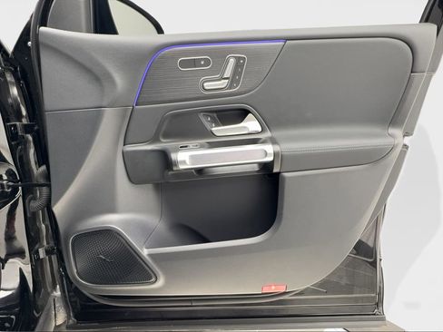 Used 2025 Mercedes-Benz EQB 250+ image 30