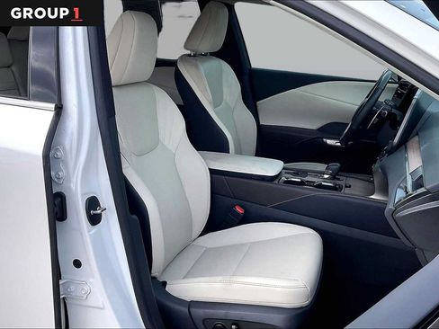 Used 2024 Lexus RX 350 Premium w/ Accessory Package (Z1) FWD image 8