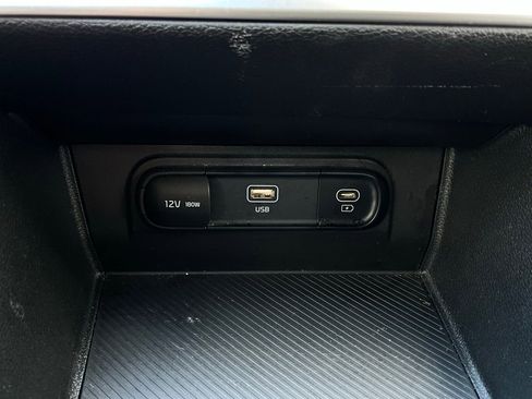 Used 2025 Kia Sportage LX FWD image 23