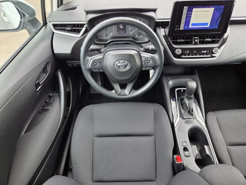 Used 2025 Toyota Corolla LE FWD image 14