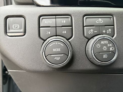 New 2026 Chevrolet Silverado 1500 LT Trail Boss w/ Convenience Package II image 4