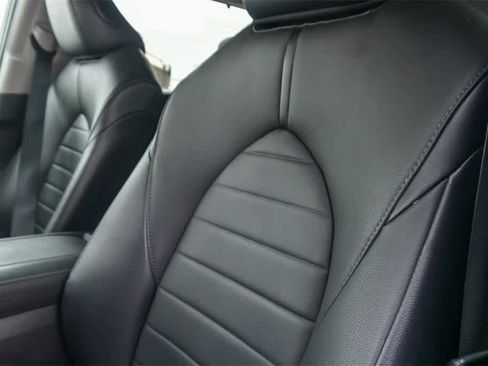 Used 2021 Toyota Highlander XLE image 23