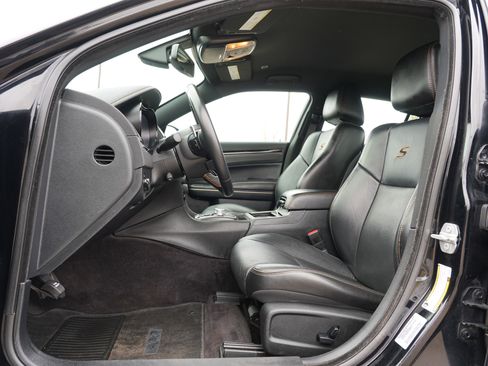 Used 2017 Chrysler 300 S w/ 300S Premium Group 2 w/2_L image 19