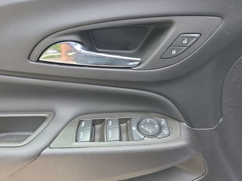 Used 2024 Chevrolet Equinox LT FWD image 19
