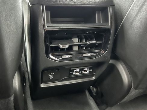 Used 2024 Jeep Grand Cherokee Altitude image 33