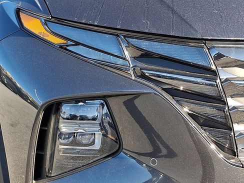 Certified 2023 Hyundai Tucson Limited w/ Cargo Package AWD/4WD image 9