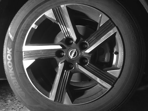 Used 2025 Nissan Sentra SV FWD image 13