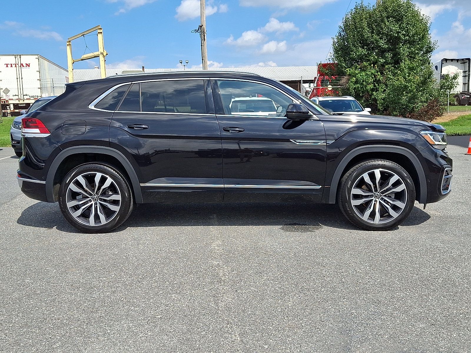 Used 2021 Volkswagen Atlas Cross Sport SEL Premium R-Line AWD/4WD image 7