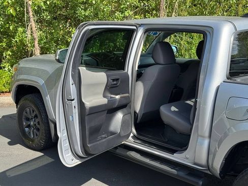 Used 2021 Toyota Tacoma SR5 w/ Technology Package AWD/4WD image 13
