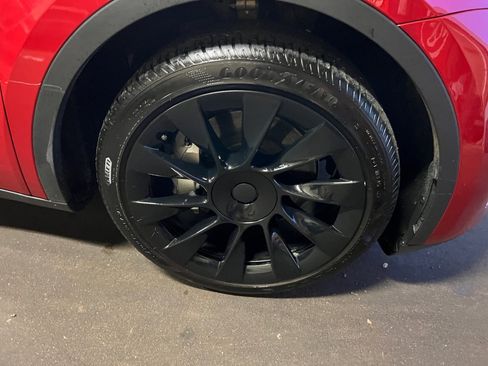 Used 2023 Tesla Model Y Long Range image 29