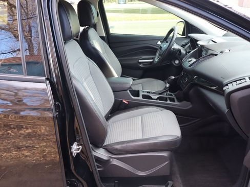 Used 2017 Ford Escape SE w/ Equipment Group 201A image 22