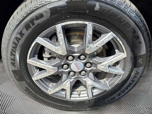 Used 2023 GMC Acadia SLT AWD/4WD image 31