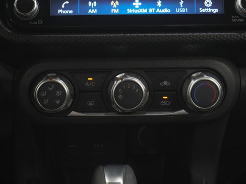 Used 2023 Nissan Kicks SV image 17