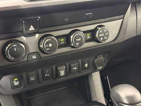 Used 2020 Toyota Tacoma TRD Off-Road w/ Technology Package AWD/4WD image 24