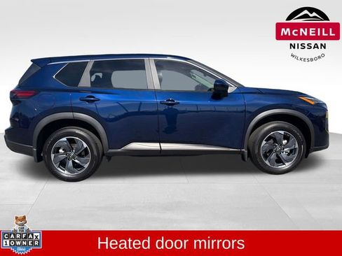 Used 2025 Nissan Rogue SV image 8