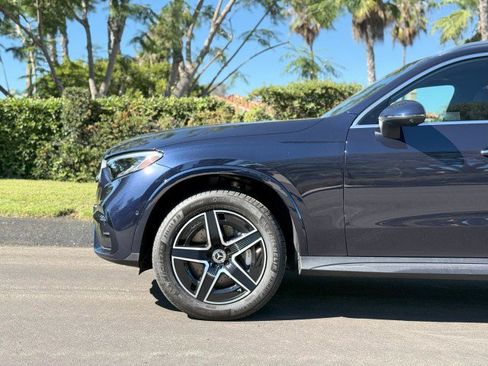 Used 2024 Mercedes-Benz GLC 300 4MATIC image 3