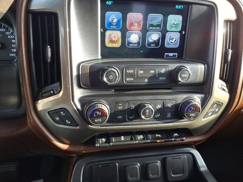 Used 2018 Chevrolet Silverado 1500 High Country image 17