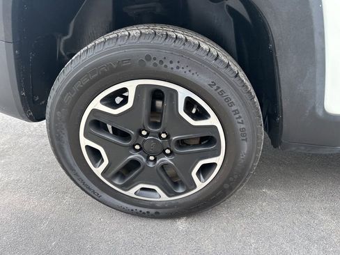 Used 2016 Jeep Renegade Trailhawk image 6