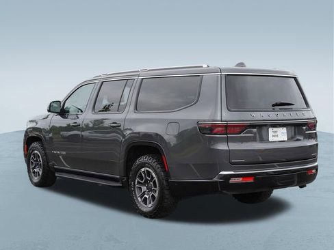 Used 2023 Jeep Wagoneer L Series II w/ Convenience Group I AWD/4WD image 6
