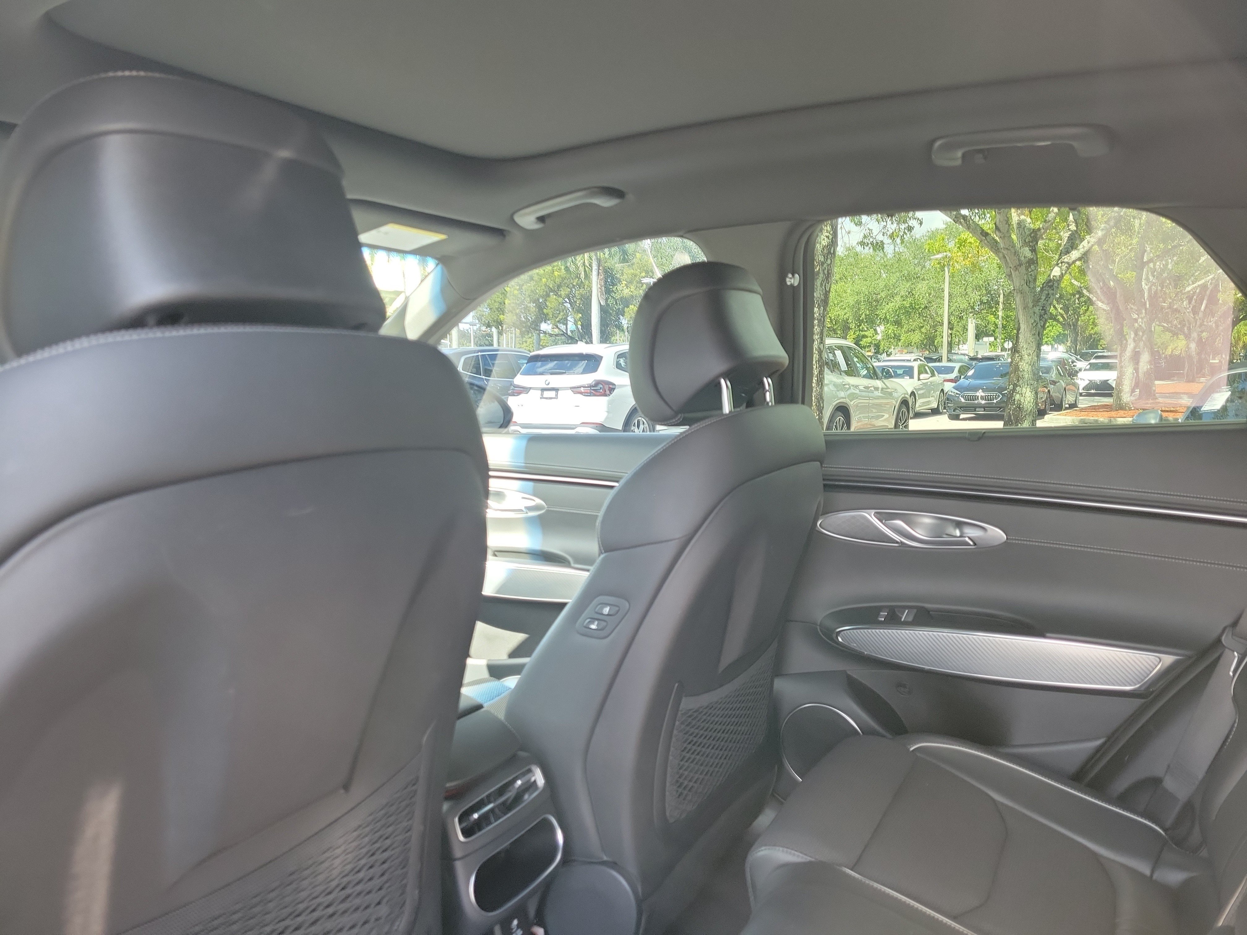 Used 2022 Genesis GV70 2.5T w/ Sport Prestige Package AWD/4WD image 10