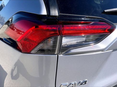 Certified 2021 Toyota RAV4 LE w/ Carpet Mat Package (TMS) image 27