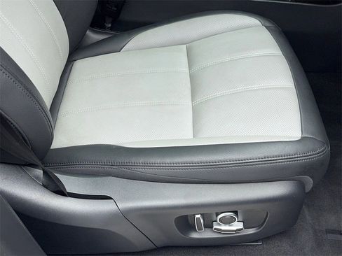 Used 2023 Land Rover Range Rover Evoque R-Dynamic SE image 47