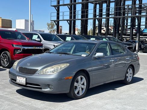Used 2005 Lexus ES 330 w/ DVD Navigation System Pkg FWD image 1