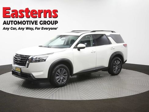 Used 2023 Nissan Pathfinder SV w/ SV Premium Package AWD/4WD image 59