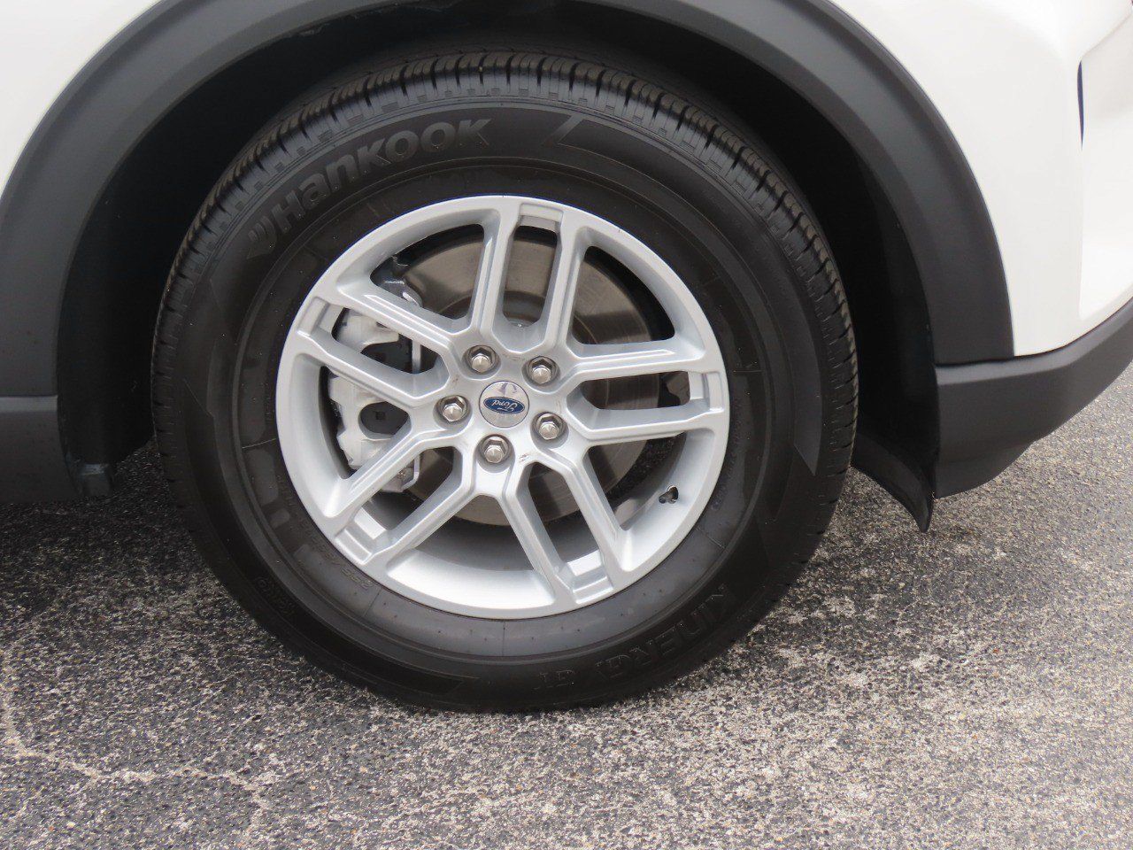 Used 2025 Ford Explorer Active RWD image 9