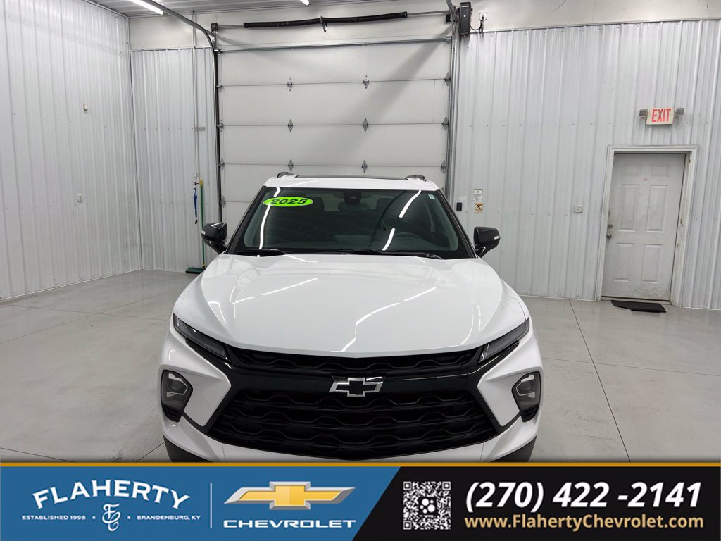 Used 2025 Chevrolet Blazer LT w/ Midnight/Sport Edition FWD image 7
