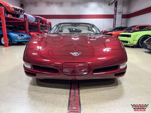 Used 2003 Chevrolet Corvette Coupe w/ Preferred Equipment Group RWD image 8