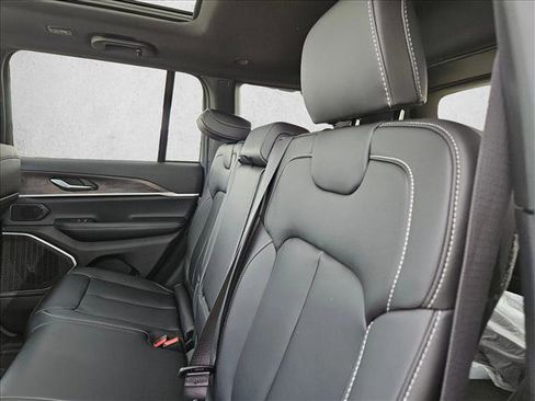 New 2026 Jeep Grand Cherokee Limited AWD/4WD image 16