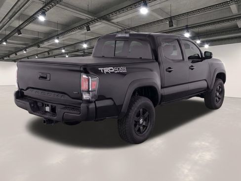 Used 2017 Toyota Tacoma TRD Off-Road w/ Tow Package (A/T) AWD/4WD image 4